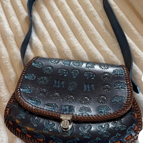 Vintage unique Whipstitched and tooled leather Bag - Picture 6 of 9
